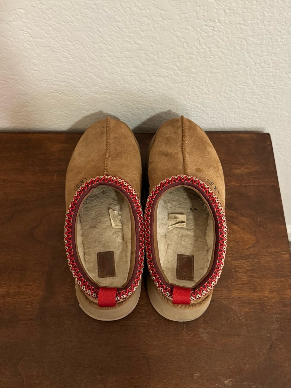 UGG Tasman (Tazz) Platform Mule with Red Trim - Picture 4 of 6
